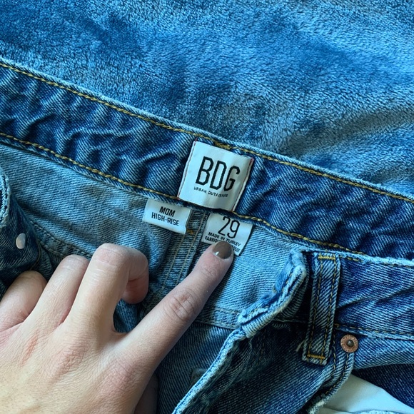 BDG Mom Jeans With Rips - Picture 2 of 4